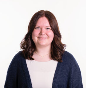 Laura Latham's Headshot